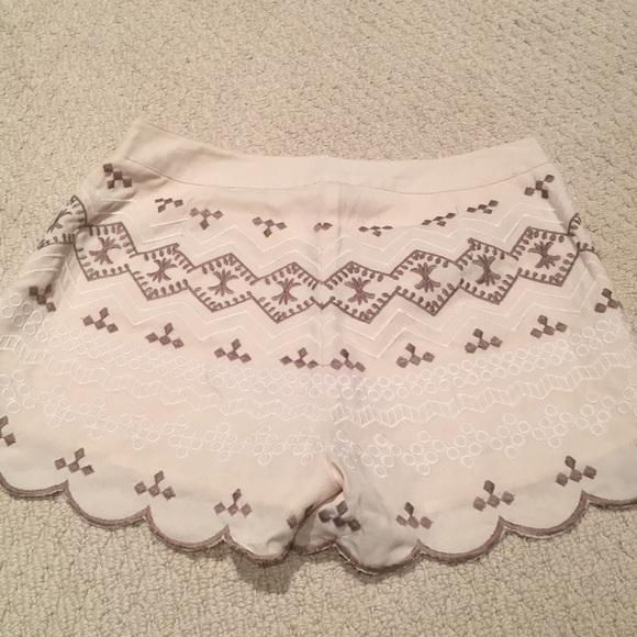 Sequin embroidered shorts - Picture 4 of 4